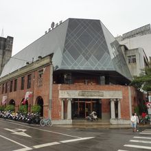 中山路から見た宮原眼科