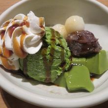 デザートの抹茶あんみつ