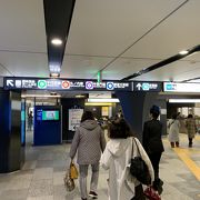 東京駅から歩きます。