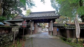 後醍醐天皇が失意のうちにいた御所だ．