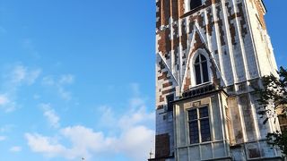 大きな顔のオブジェ