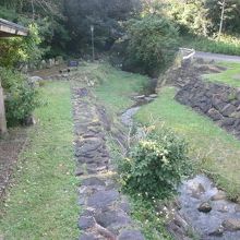 湧水への路