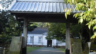 扉はありませんでした。