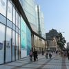 百貨店が並ぶ通り