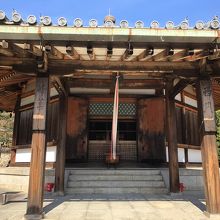 その名の通り円いお堂