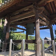 西円堂の東に周ると釣り鐘があります。