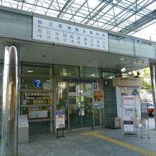 ガラス張りで開放感があります