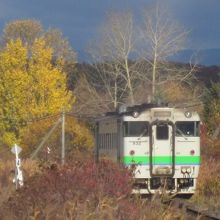 最寄りのJR駅「北日ノ出駅」を出発したキハ４０ちゃんの様子
