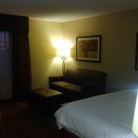 部屋は広めでシンプル。