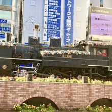 よく見て、サンタさんです。