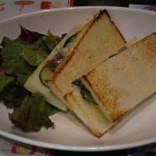 サバのサンドイッチ