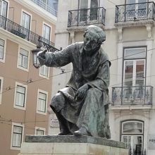 António Ribeiroの像