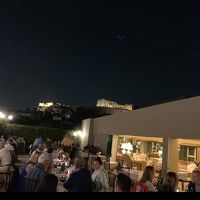 屋上レストランから見える夜のアクロポリス