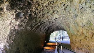 手彫りのトンネル