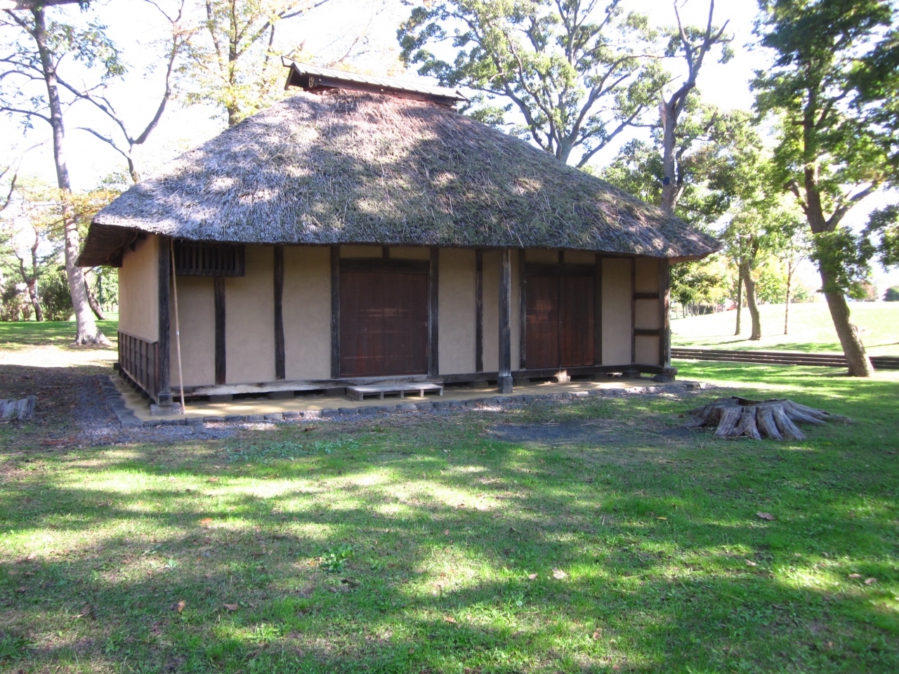 旧三戸部家住宅も入館できません