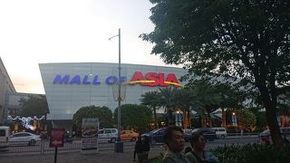 巨大ショッピングモール