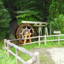 片倉城跡公園：自然の風景、里山の風景、水車