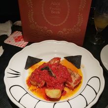 鳥モモ肉のトマト煮込み