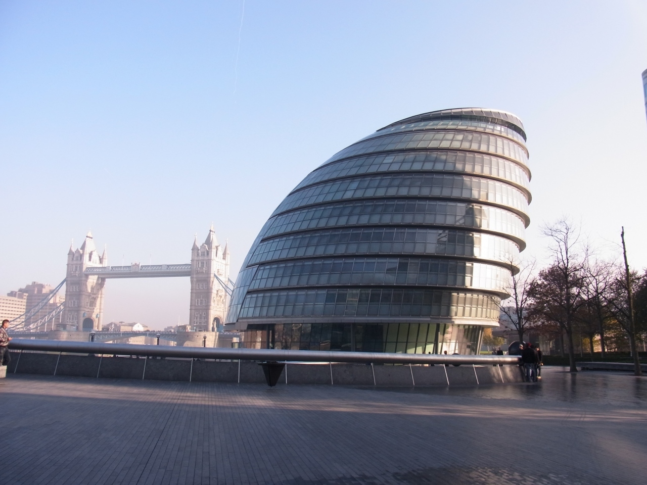 タワーブリッジの近く