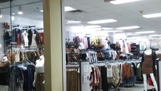 ハワイにもあるファッションのお店