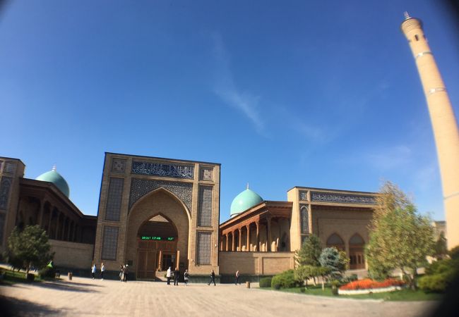 タシケント随一のモスク的観光地