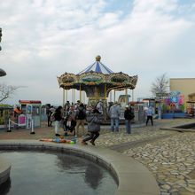 長井海の手公園ソレイユの丘(メリーゴーランド)