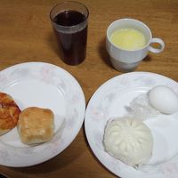 朝食はいたってシンプル