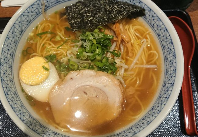 昔ながらのラーメン的なラーメンでした