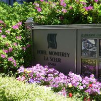 ホテルの周囲は緑に囲まれてる