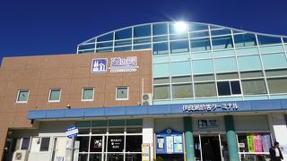 土産物が充実 （道の駅 伊良湖クリスタルポルト）