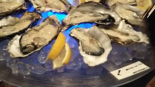 高級感のあるオイスターバー