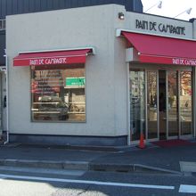 割と小ぶりなお店です