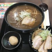 アツアツ中華そば、麺の食感は店の名前の通り