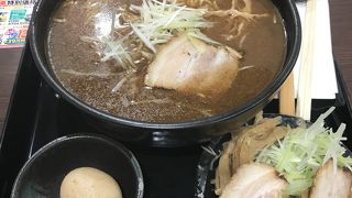 アツアツ中華そば、麺の食感は店の名前の通り