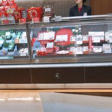 外観。ショーケース