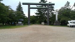 明治創建の護国神社です