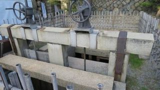 二の丸と三の丸との間に