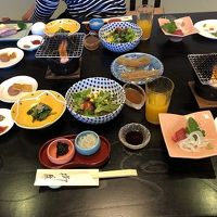 朝食もすごい品数