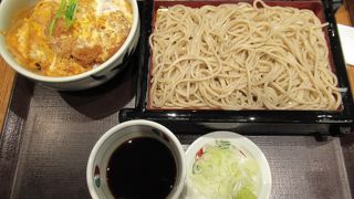 人気No.1『国産黒豚カツ丼セット』