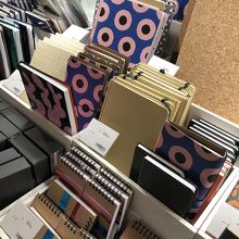 洒落たノートがいっぱい