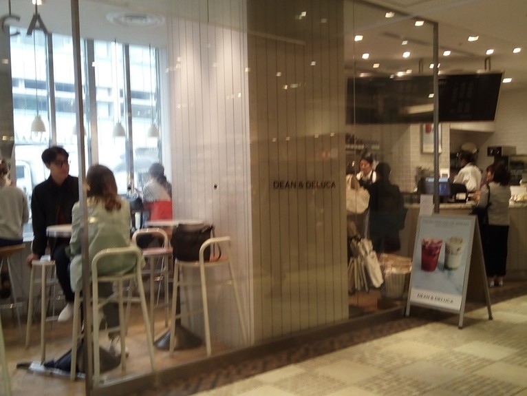 お洒落なマーケット＆カフェ