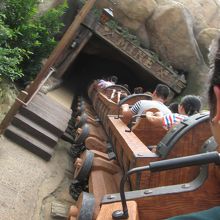 七人の小人のマイントレイン (七個小矮人鉱山車)