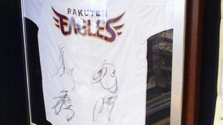 サイン入りユニフォームなどお買い物以外の見どころも豊富