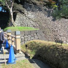 西桔橋の右(南東)側