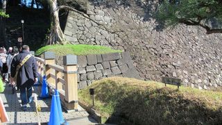 渡ってみたが短く橋といった感じがしませんでした