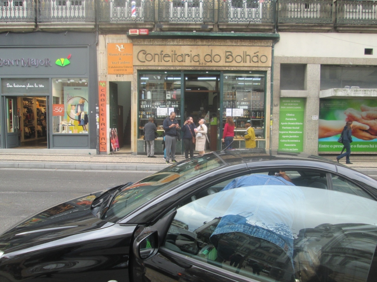 Porto初めてナタを食べた店