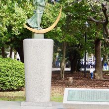 長崎とは違う可愛いらしい像です