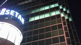 地下鉄の駅と直結