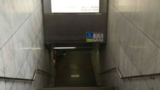 地下にあるので雨でも行きやすいです。