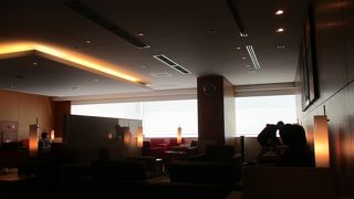 ４階に上がったところにあります